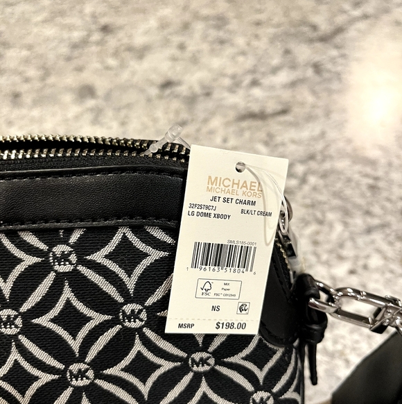 Michael Kors Jet Set Charm Large Dome Crossbody - Picture 6 of 13